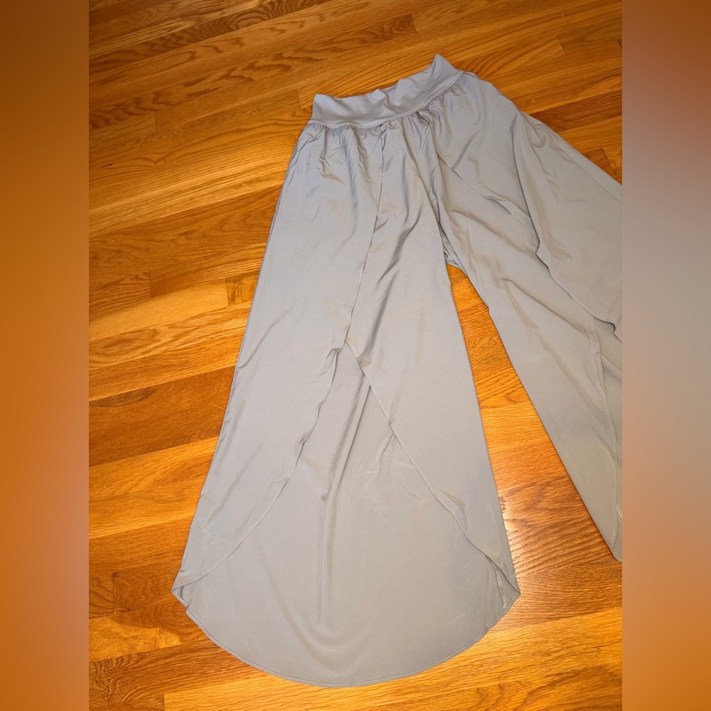 Halara Wide Leg Athletic Pants Small Gray Flowy High Rise Tulip Hem - Picture 2 of 12